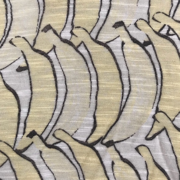 AEROPOSTALE banana short v-neck tee - Picture 4 of 6